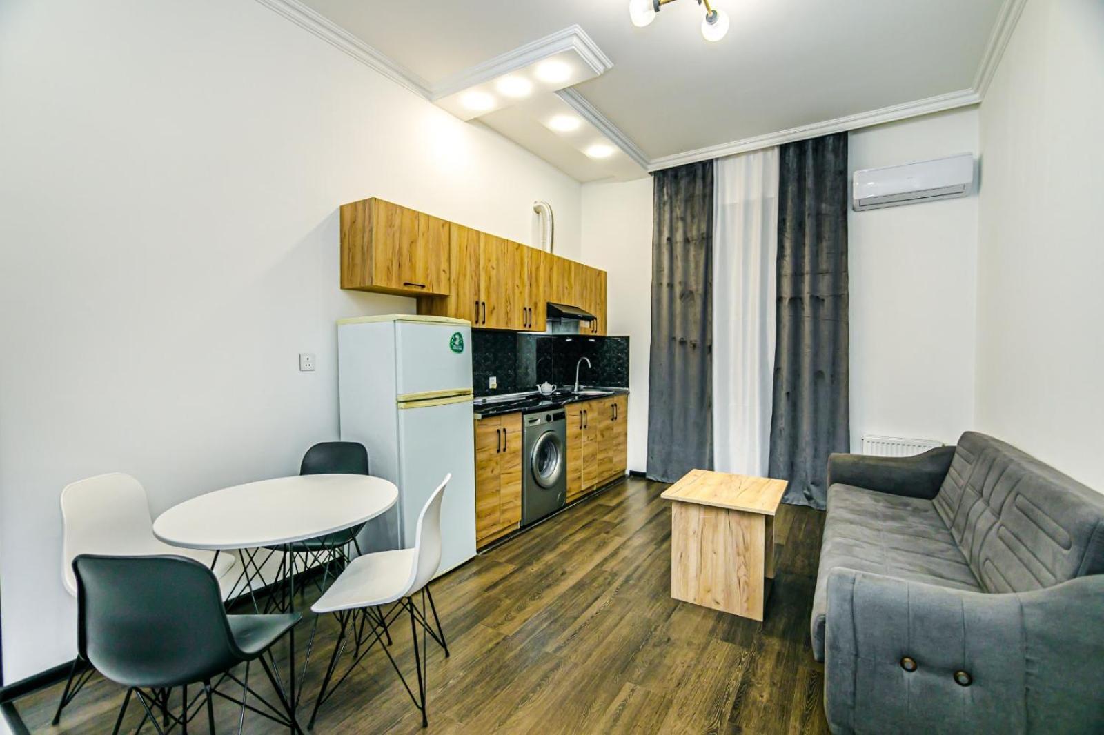 M Estate. 2 Room Home In Targovu Baku Exterior photo